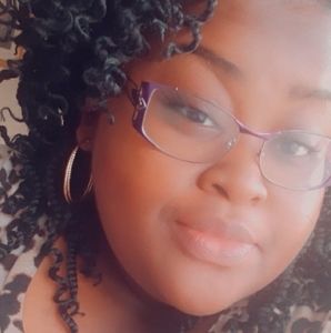 Meet your Posher, Daneshia